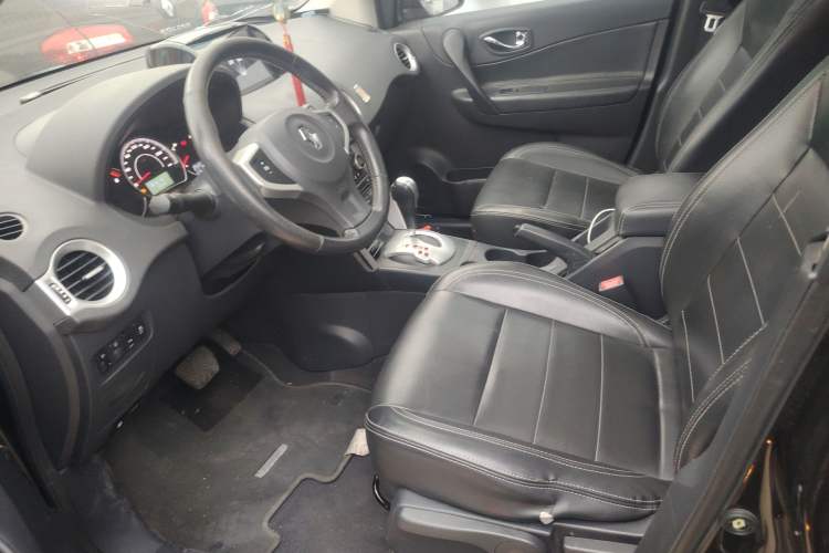 Used Renault Koleos 2014 Revised Version 2.0L Two-Wheel Drive Fashion Edition Left Front Seat