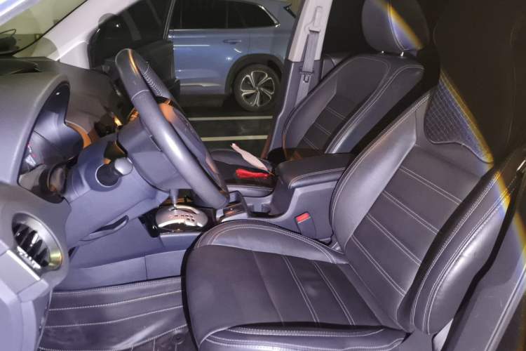 Used Renault Koleos 2014 2.5L 4x4 Comfort Edition Left Front Seat