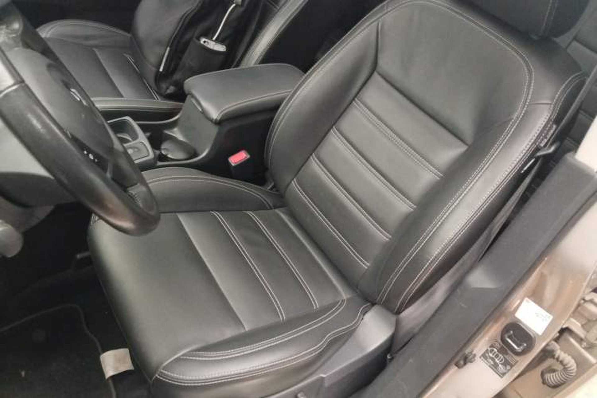 Used Renault Koleos 2014 2.0L Two-Wheel Drive Comfort Edition Left Front Seat