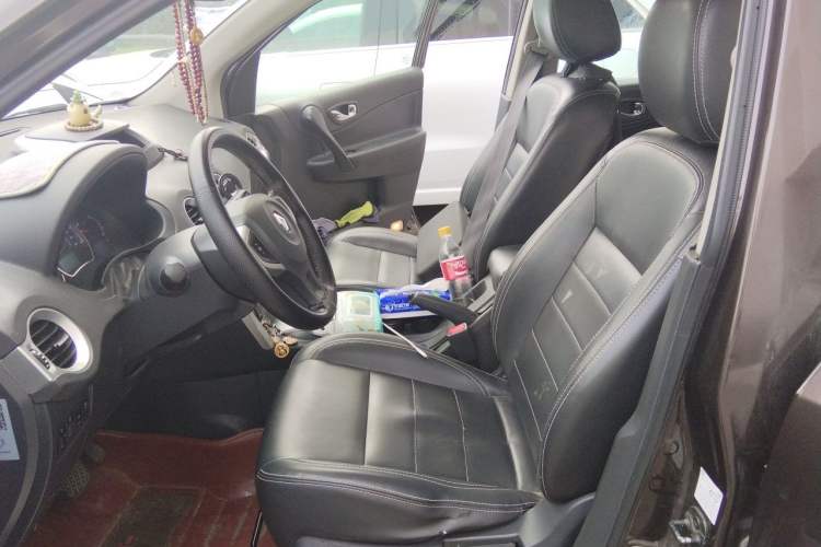 Used Renault Koleos 2014 Revised Version 2.0L Two-Wheel Drive Fashion Edition Left Front Seat