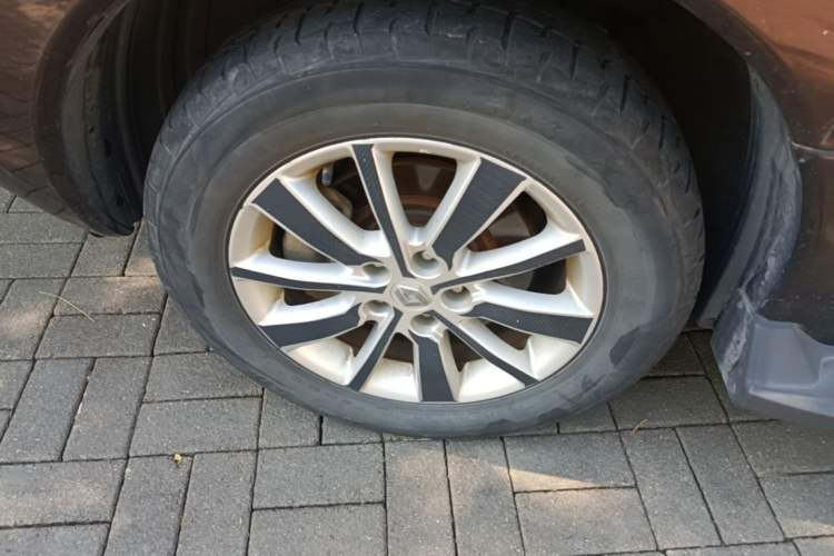 Used Renault Koleos 2014 Revised Version 2.0L Two-Wheel Drive Fashion Edition Left Front Wheel Hub