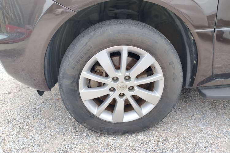 Used Renault Koleos 2014 Revised Version 2.0L Two-Wheel Drive Smart Enjoyment Edition Left Front Wheel Hub