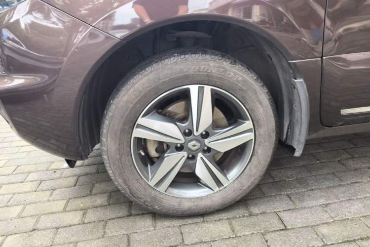 Used Renault Koleos 2014 Revised Version 2.5L Two-Wheel Drive Comfort Edition Left Front Wheel Hub
