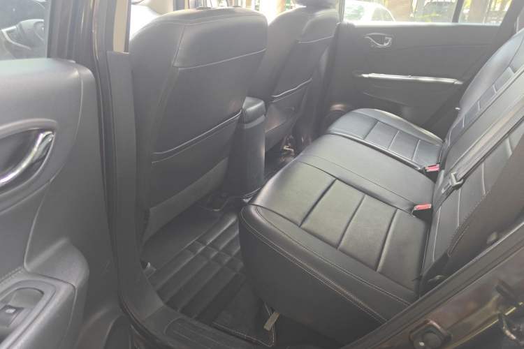 Used Renault Koleos 2014 Revised Version 2.0L Two-Wheel Drive Fashion Edition Left Rear Seat