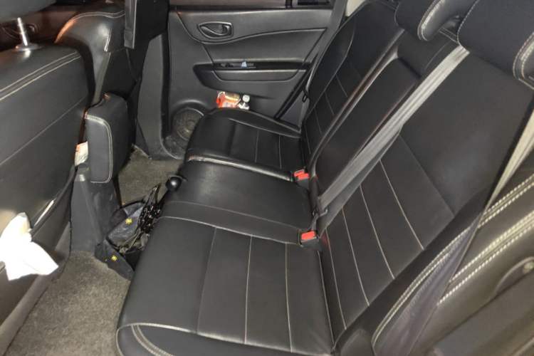 Used Renault Koleos 2014 Revised Version 2.0L Two-Wheel Drive Smart Enjoyment Edition Left Rear Seat