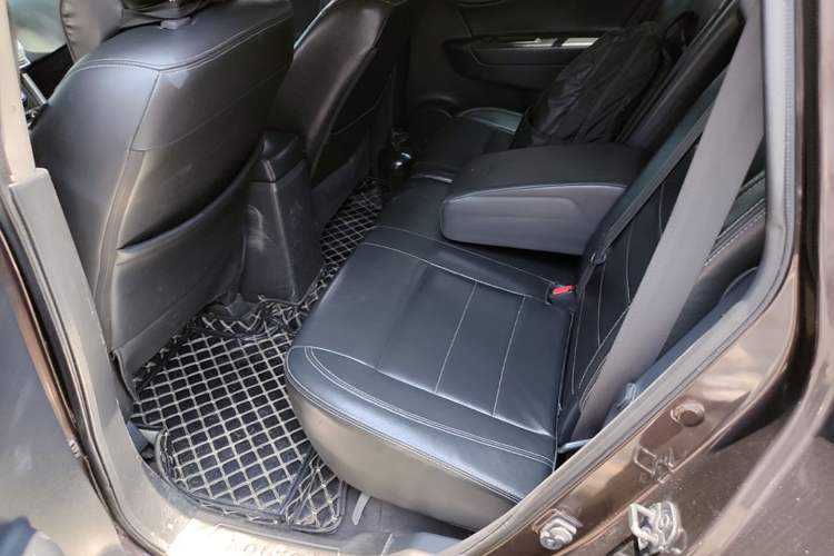 Used Renault Koleos 2014 Revised Version 2.5L Two-Wheel Drive Urban Edition Left Rear Seat