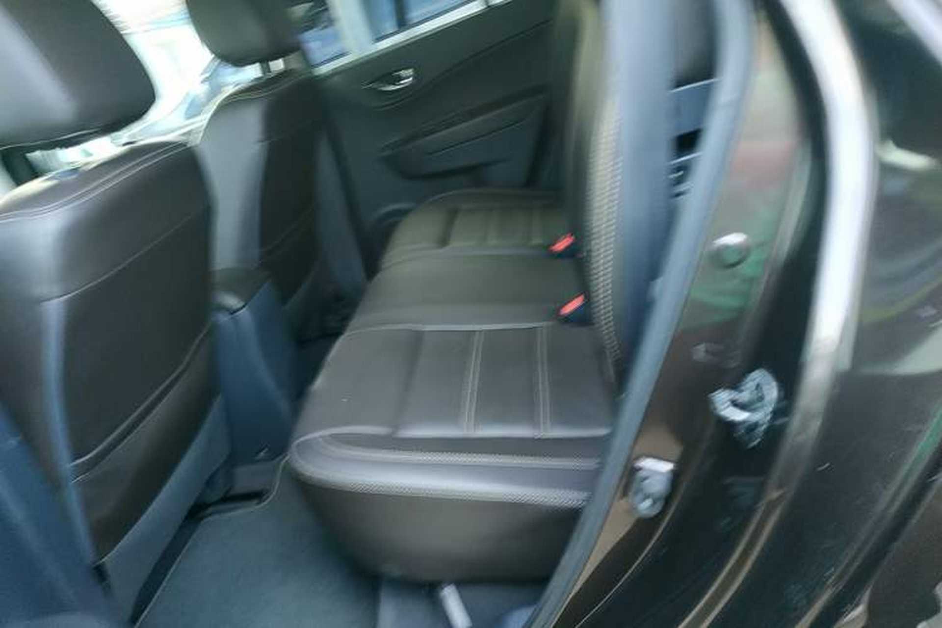 Used Renault Koleos 2014 Revised Version 2.5L Two-Wheel Drive Comfort Edition Left Rear Seat