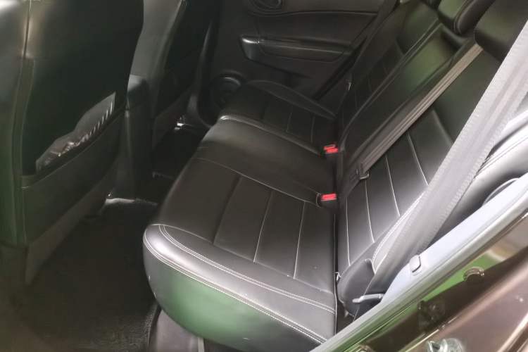 Used Renault Koleos 2014 Revised Version 2.0L Two-Wheel Drive Smart Enjoyment Edition Left Rear Seat