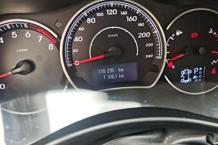 Used Renault Koleos 2014 2.0L Two-Wheel Drive Fashion Edition Odometer Close Up