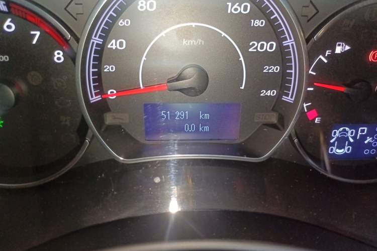 Used Renault Koleos 2014 Revised Version 2.0L Two-Wheel Drive Fashion Edition Odometer Close Up