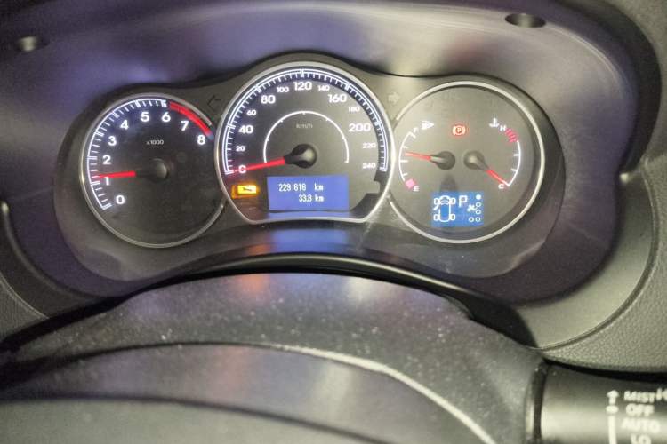 Used Renault Koleos 2014 2.5L 4x4 Comfort Edition Odometer Close Up