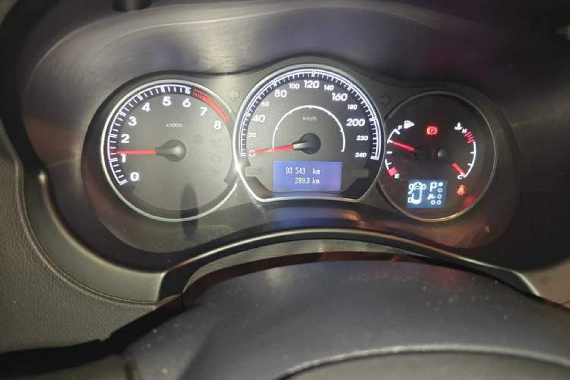 Used Renault Koleos 2014 Revised Version 2.5L Two-Wheel Drive Comfort Edition Odometer Close Up