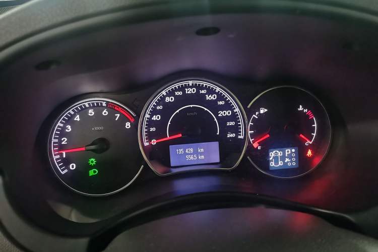 Used Renault Koleos 2014 2.5L Four-Wheel Drive Luxury Edition Odometer Close Up