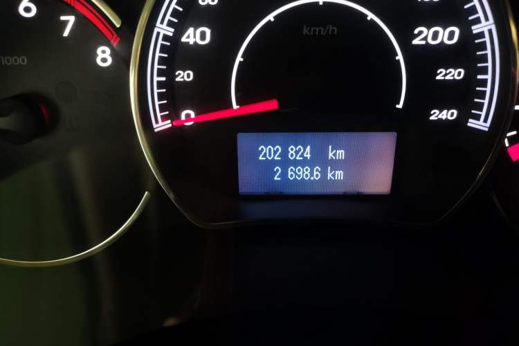 Used Renault Koleos 2014 Revised Version 2.0L Two-Wheel Drive Smart Enjoyment Edition Odometer Close Up
