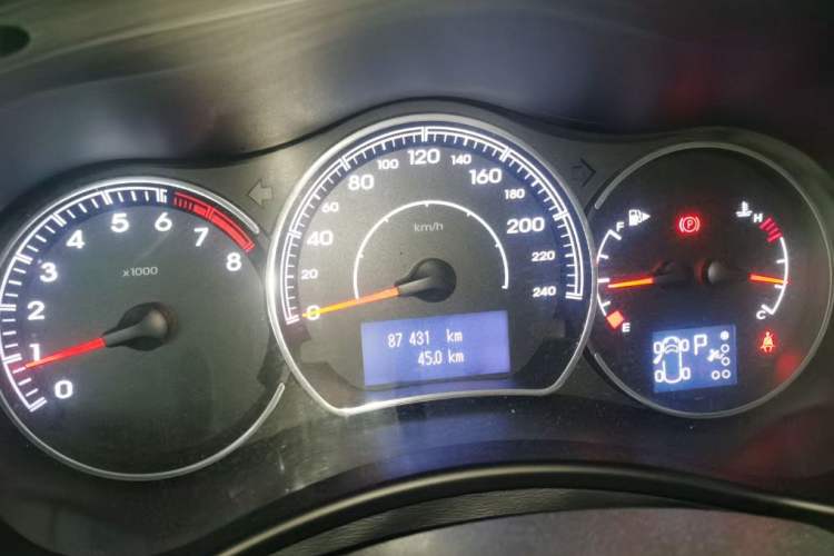 Used Renault Koleos 2014 2.5L Two-Wheel-Drive Sportway Edition Odometer Close Up
