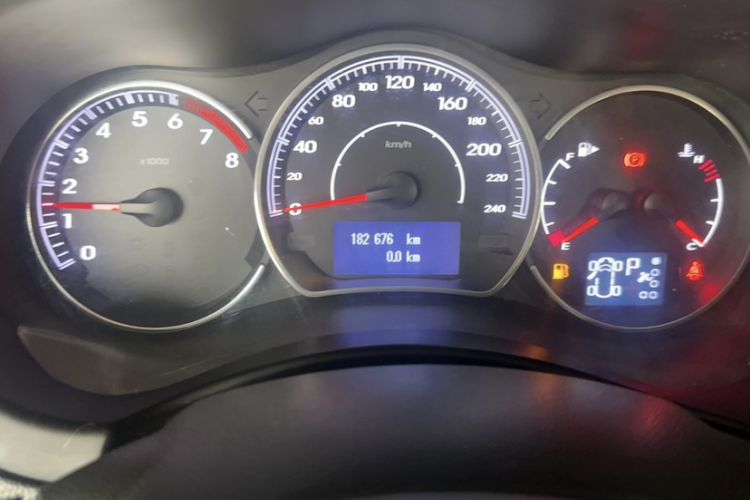 Used Renault Koleos 2014 Revised Version 2.0L Two-Wheel Drive Fashion Edition Odometer Close Up