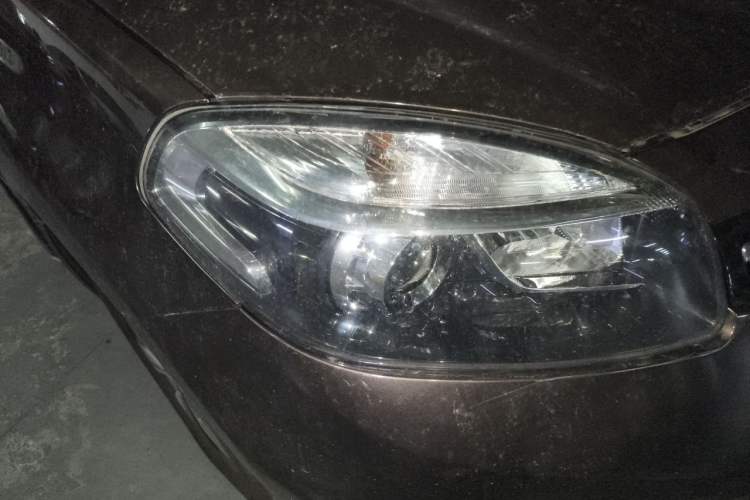 Used Renault Koleos 2014 2.5L 4x4 Comfort Edition Right Front Headlight