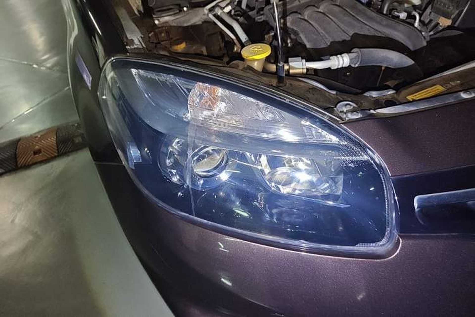 Used Renault Koleos 2014 Revised Version 2.0L Two-Wheel Drive Smart Enjoyment Edition Right Front Headlight