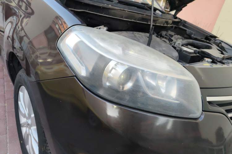 Used Renault Koleos 2014 2.0L Two-Wheel Drive Fashion Edition Right Front Headlight