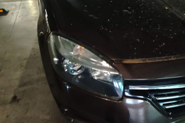 Used Renault Koleos 2014 2.5L 4x4 Comfort Edition Right Front Headlight
