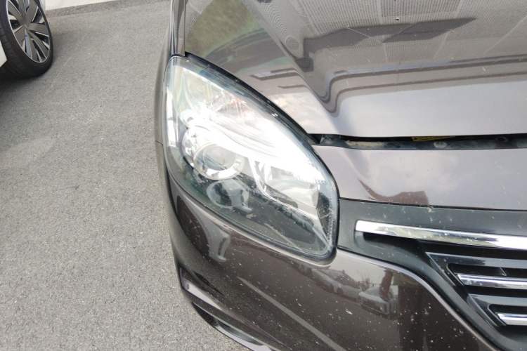 Used Renault Koleos 2014 Revised Version 2.0L Two-Wheel Drive Fashion Edition Right Front Headlight