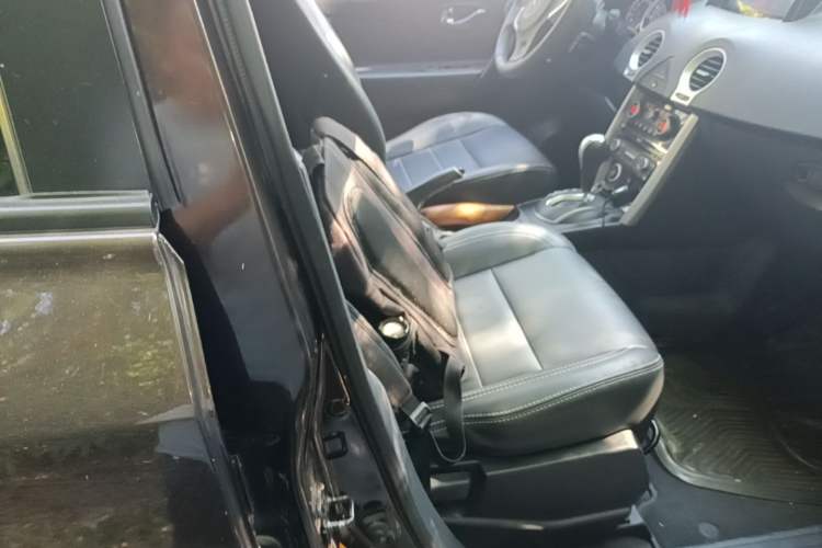 Used Renault Koleos 2014 Revised Version 2.0L Two-Wheel Drive Fashion Edition Right Front Seat