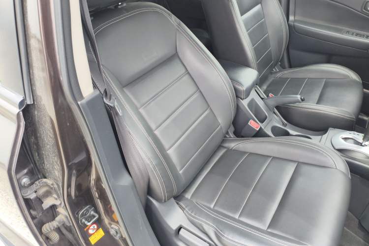 Used Renault Koleos 2014 Revised Version 2.0L Two-Wheel Drive Smart Enjoyment Edition Right Front Seat