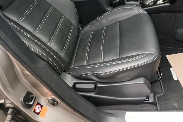 Used Renault Koleos 2014 2.0L Two-Wheel Drive Comfort Edition Right Front Seat