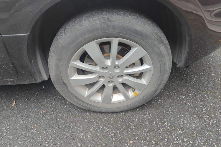 Used Renault Koleos 2014 Revised Version 2.0L Two-Wheel Drive Fashion Edition Right Front Wheel Hub