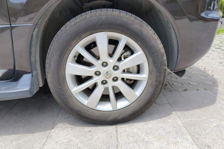 Used Renault Koleos 2014 Revised Version 2.0L Two-Wheel Drive Fashion Edition Right Front Wheel Hub
