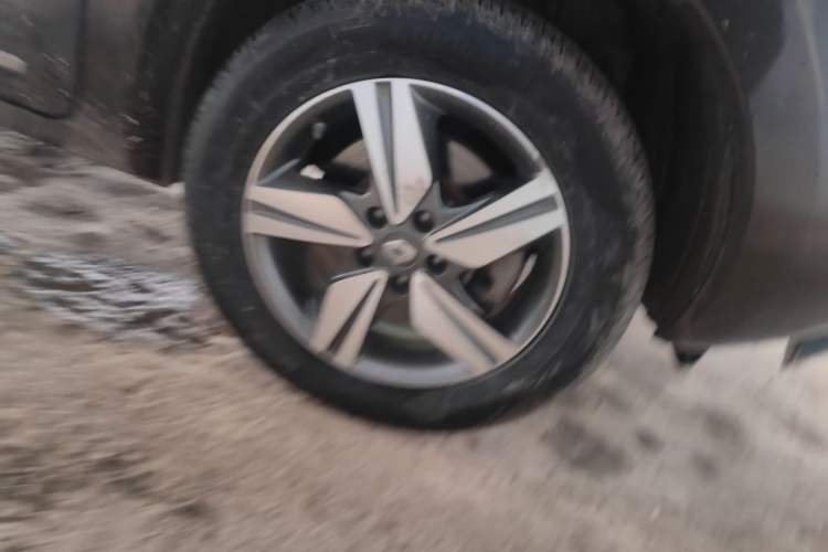 Used Renault Koleos 2014 2.5L Two-Wheel Drive Comfort Edition Right Front Wheel Hub