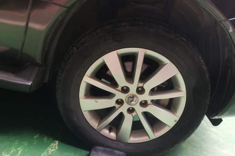 Used Renault Koleos 2014 Revised Version 2.0L Two-Wheel Drive Smart Enjoyment Edition Right Front Wheel Hub