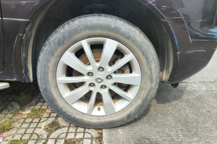 Used Renault Koleos 2014 Revised Version 2.0L Two-Wheel Drive Fashion Edition Right Front Wheel Hub