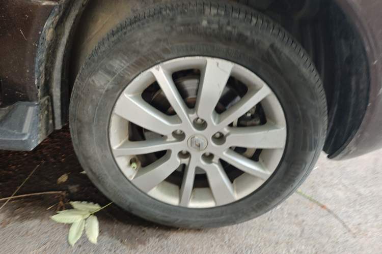 Used Renault Koleos 2014 Revised Version 2.0L Two-Wheel Drive Fashion Edition Right Front Wheel Hub