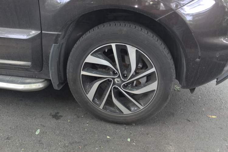Used Renault Koleos 2014 2.5L Four-Wheel Drive Luxury Edition Right Front Wheel Hub