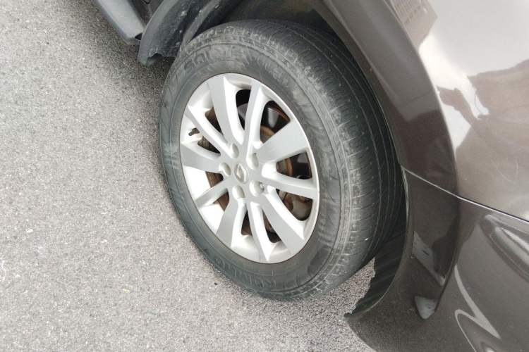 Used Renault Koleos 2014 Revised Version 2.0L Two-Wheel Drive Fashion Edition Right Front Wheel Hub