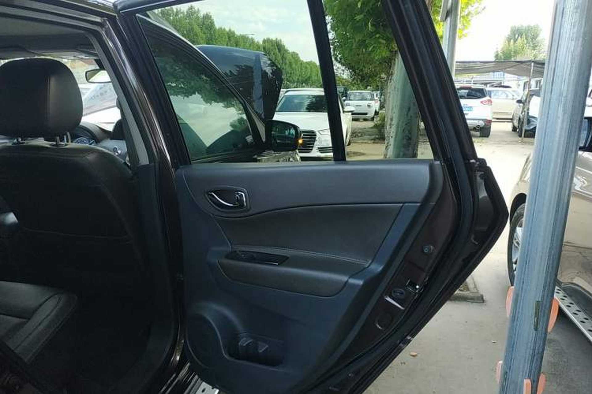 Used Renault Koleos 2014 Revised Version 2.5L Two-Wheel Drive Comfort Edition Right Rear Door Interior