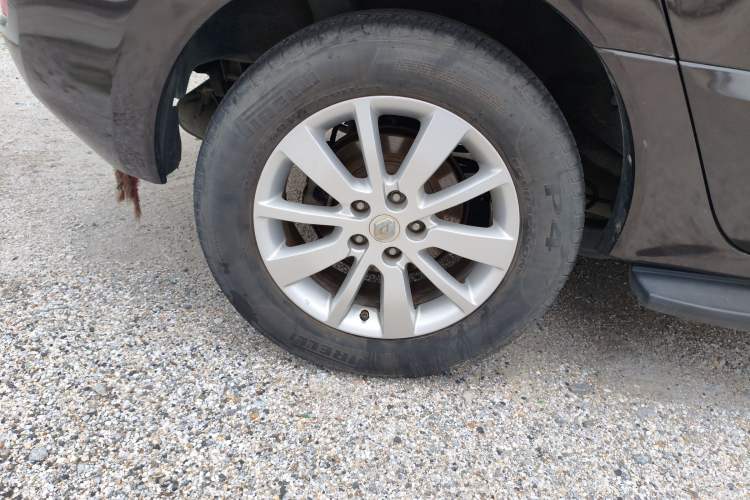 Used Renault Koleos 2014 Revised Version 2.0L Two-Wheel Drive Smart Enjoyment Edition Right Rear Wheel Hub