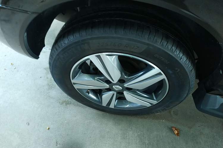 Used Renault Koleos 2014 Revised Version 2.5L Two-Wheel Drive Comfort Edition Right Rear Wheel Hub