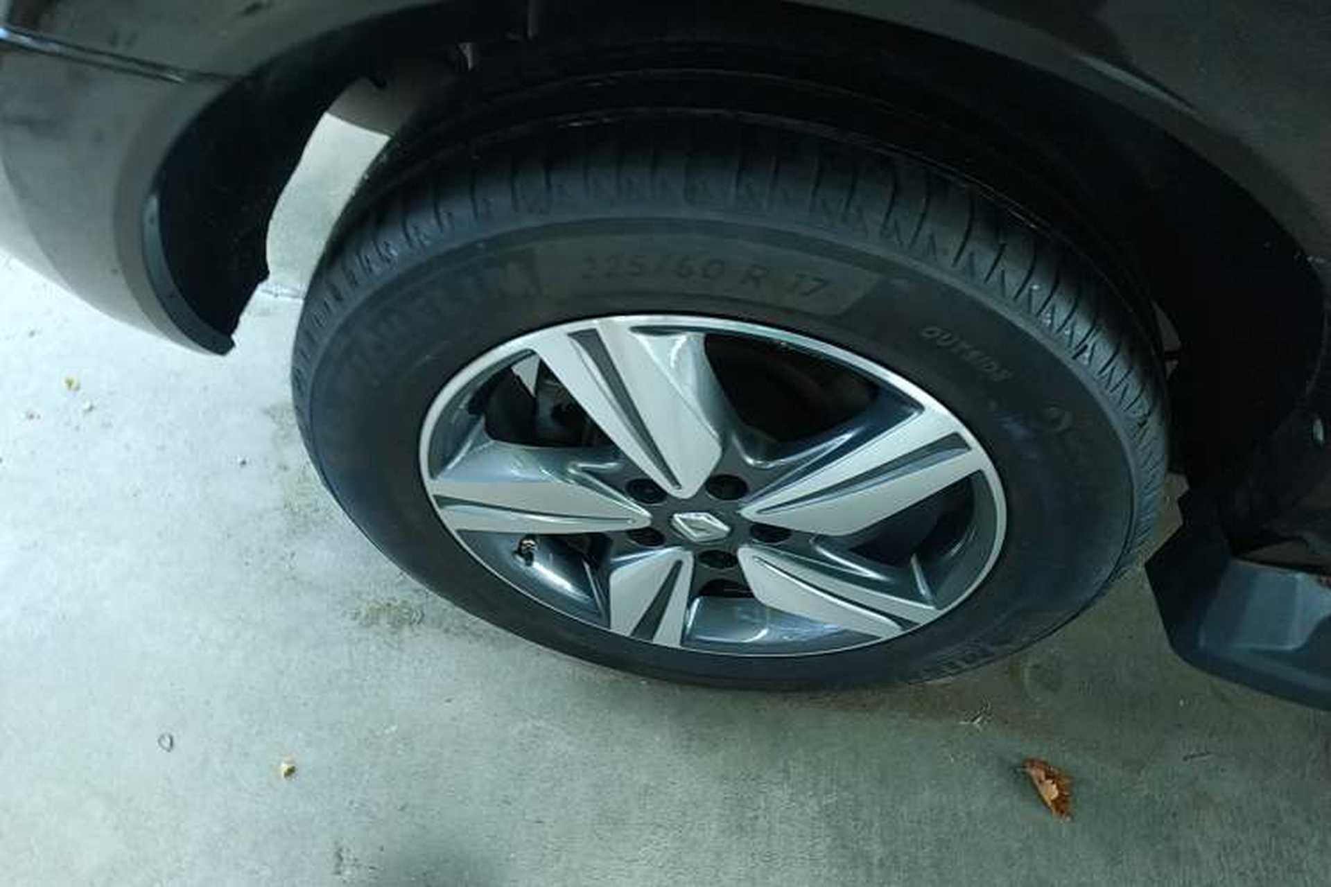 Used Renault Koleos 2014 Revised Version 2.5L Two-Wheel Drive Comfort Edition Right Rear Wheel Hub