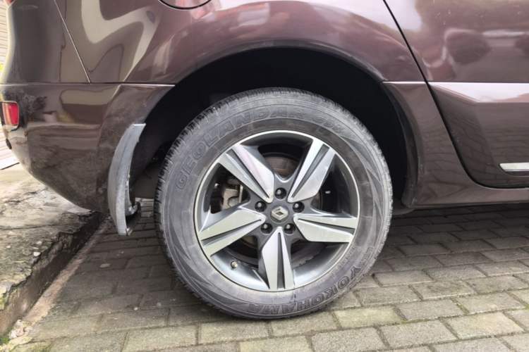 Used Renault Koleos 2014 Revised Version 2.5L Two-Wheel Drive Comfort Edition Right Rear Wheel Hub