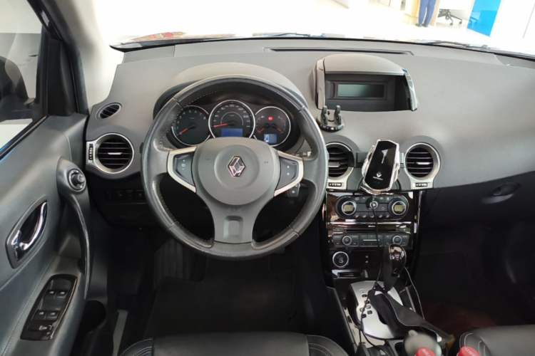 Used Renault Koleos 2014 Revised Version 2.5L Two-Wheel Drive Comfort Edition Steering Wheel