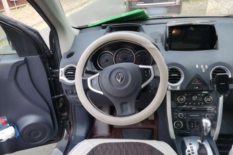 Used Renault Koleos 2014 Revised Version 2.0L Two-Wheel Drive Fashion Edition Steering Wheel