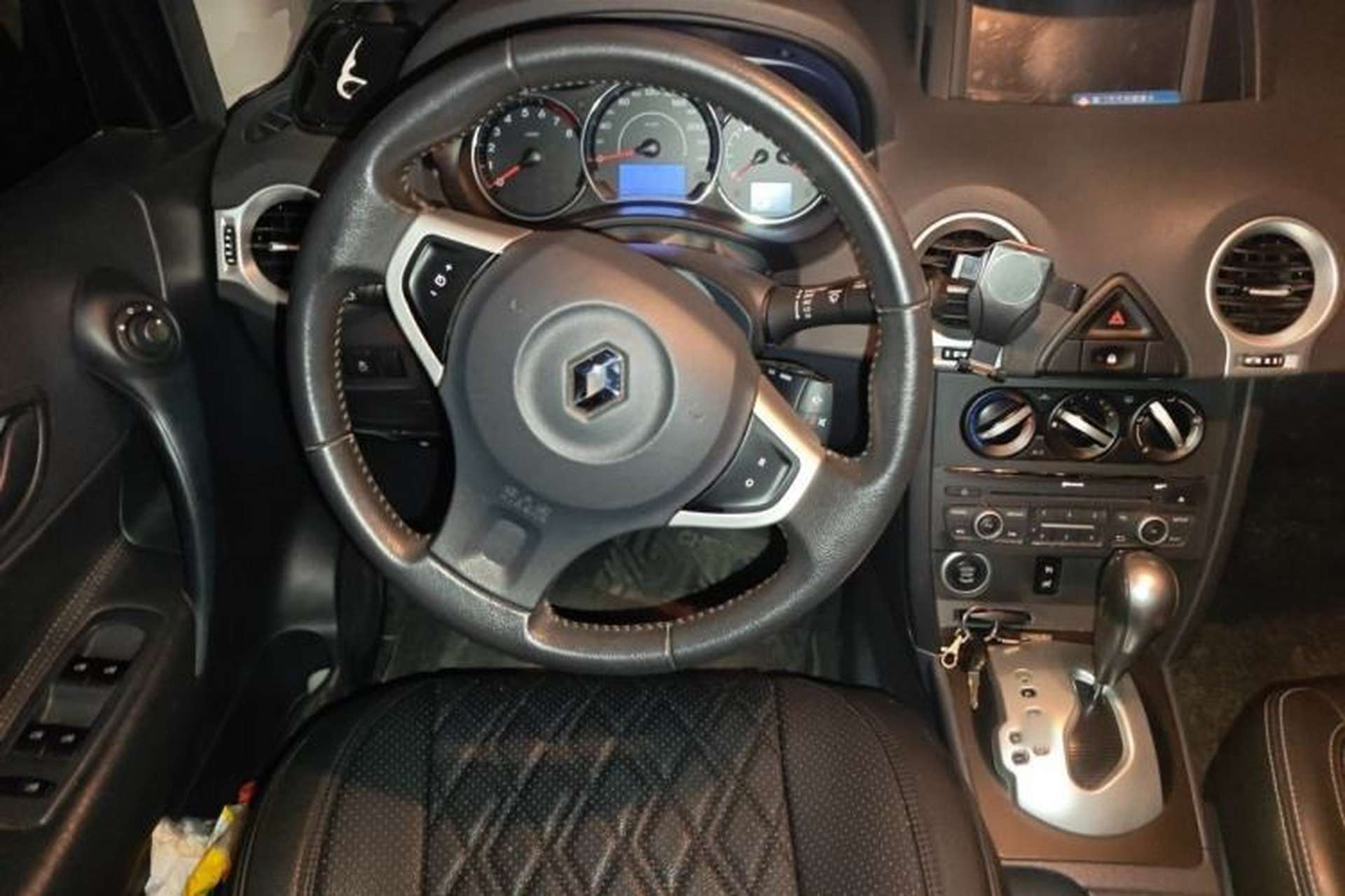 Used Renault Koleos 2014 Revised Version 2.0L Two-Wheel Drive Smart Enjoyment Edition Steering Wheel