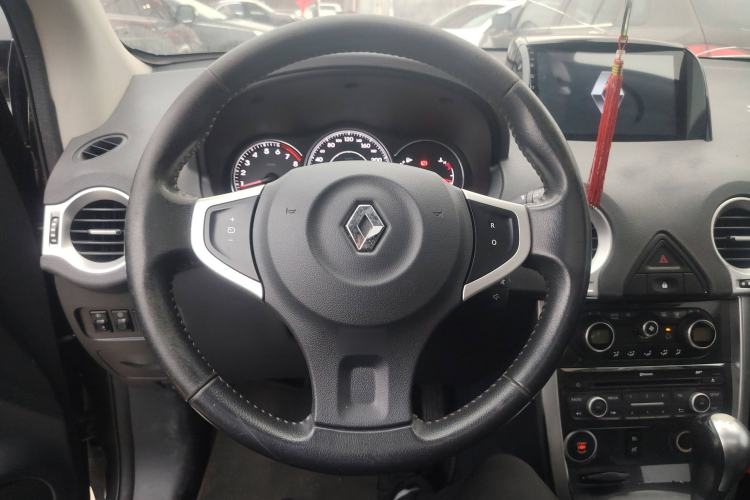 Used Renault Koleos 2014 Revised Version 2.0L Two-Wheel Drive Fashion Edition Steering Wheel