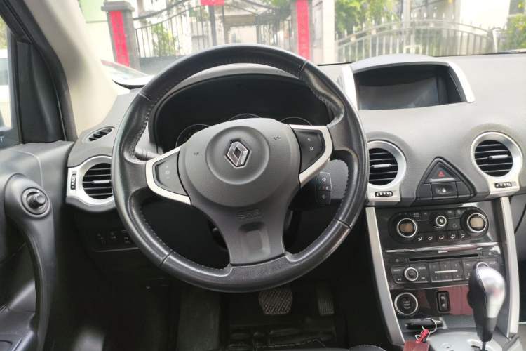 Used Renault Koleos 2014 Revised Version 2.0L Two-Wheel Drive Fashion Edition Steering Wheel