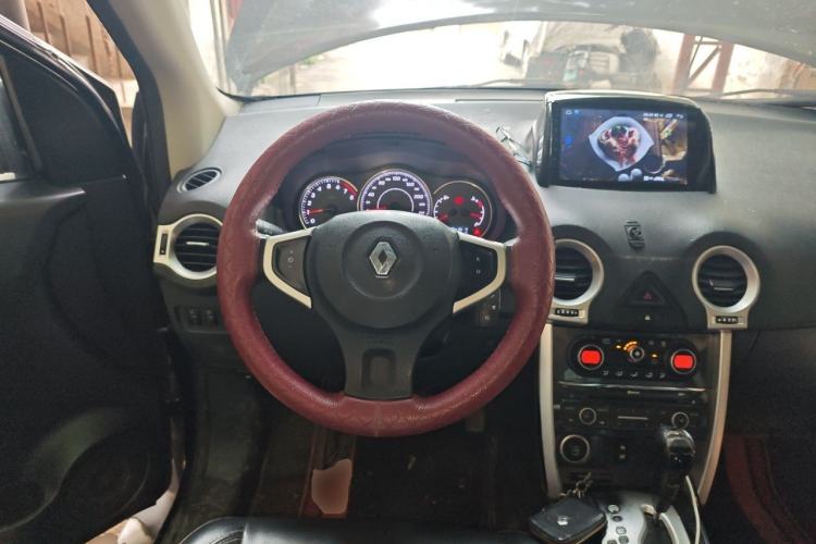 Used Renault Koleos 2014 Revised Version 2.0L Two-Wheel Drive Fashion Edition Steering Wheel