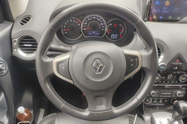 Used Renault Koleos 2014 2.5L 4x4 Comfort Edition Steering Wheel