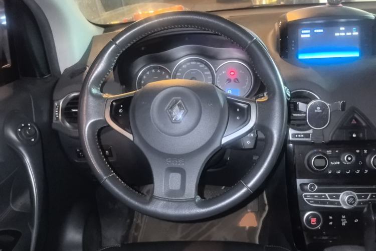 Used Renault Koleos 2014 2.5L 4x4 Comfort Edition Steering Wheel