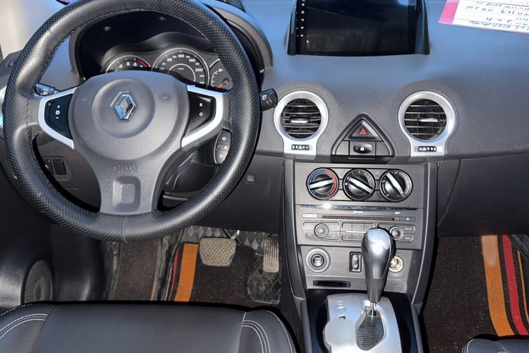 Used Renault Koleos 2014 Revised Version 2.0L Two-Wheel Drive Smart Enjoyment Edition Audio And AC Panel